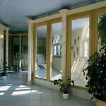 Spanischer Hof 4*