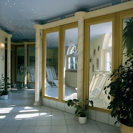 Spanischer Hof 4*