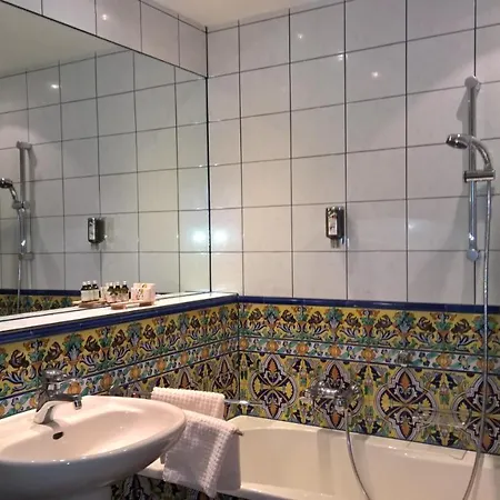 Spanischer Hof Hotel 4*