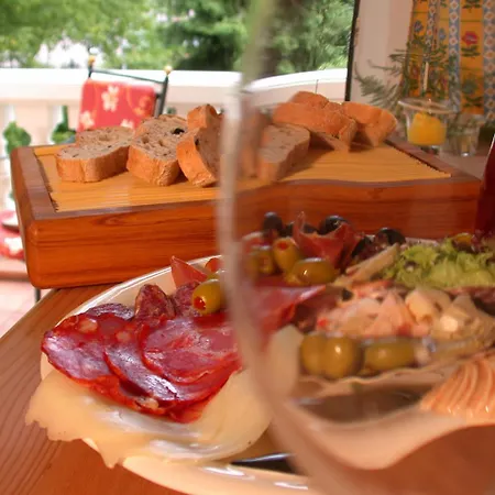 Spanischer Hof Hotel 4*