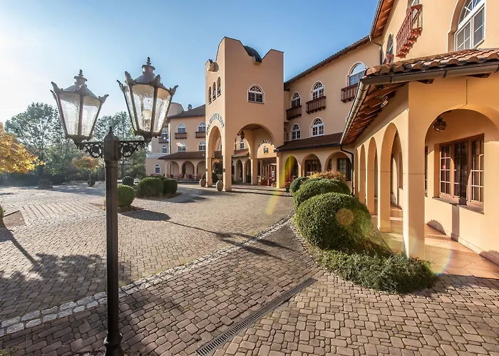 Spanischer Hof Hotel 4*