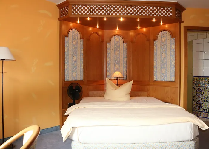 Spanischer Hof فندق 4*