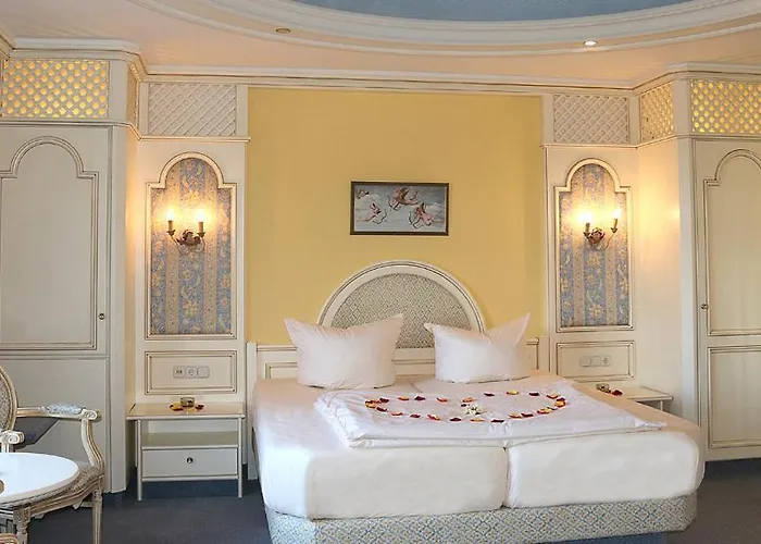 Hotel Spanischer Hof 4*