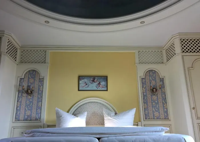 فندق Spanischer Hof 4*